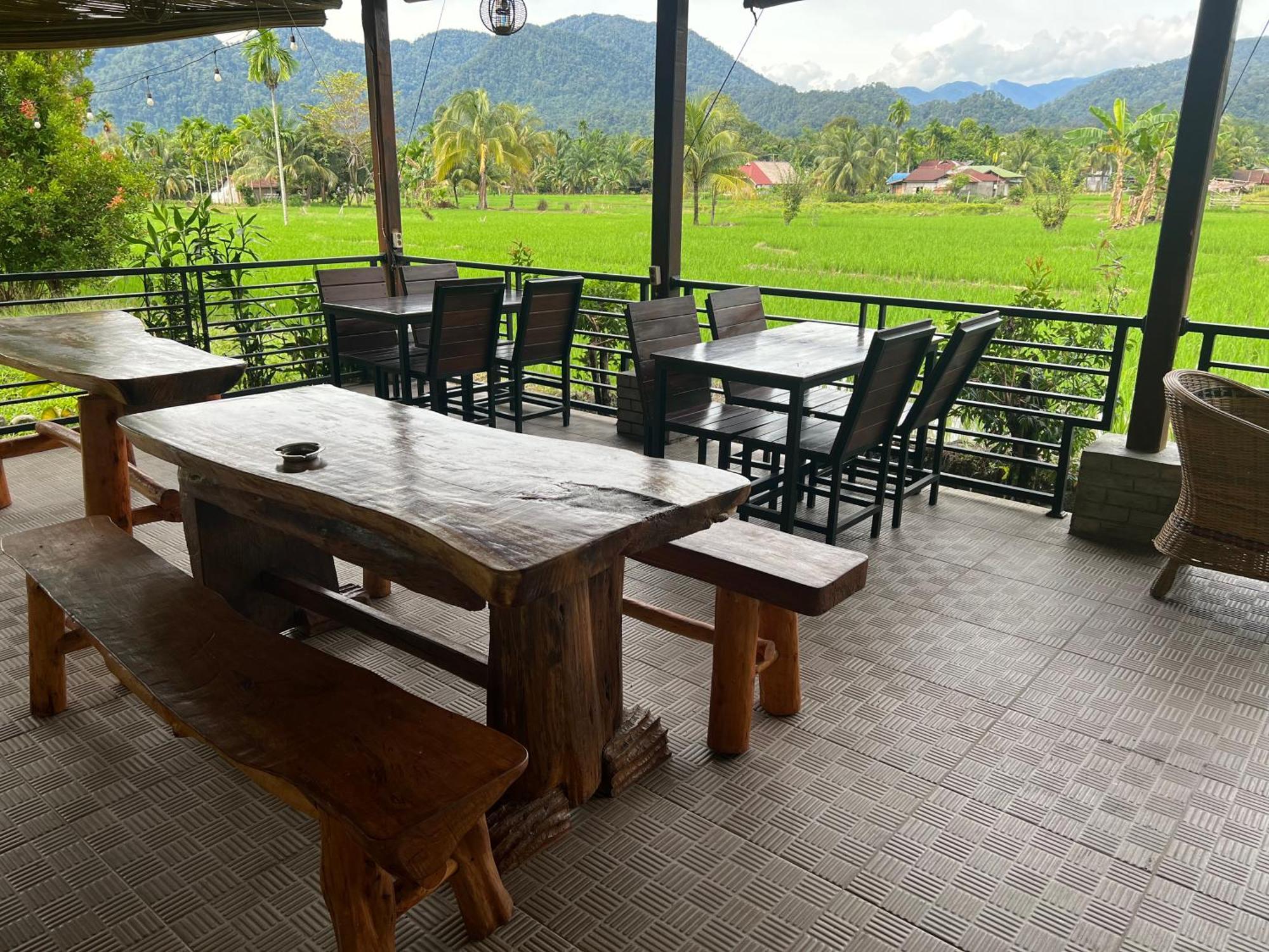 Gino's Place - Bungalows&Restaurant Bukit Lawang Exterior foto
