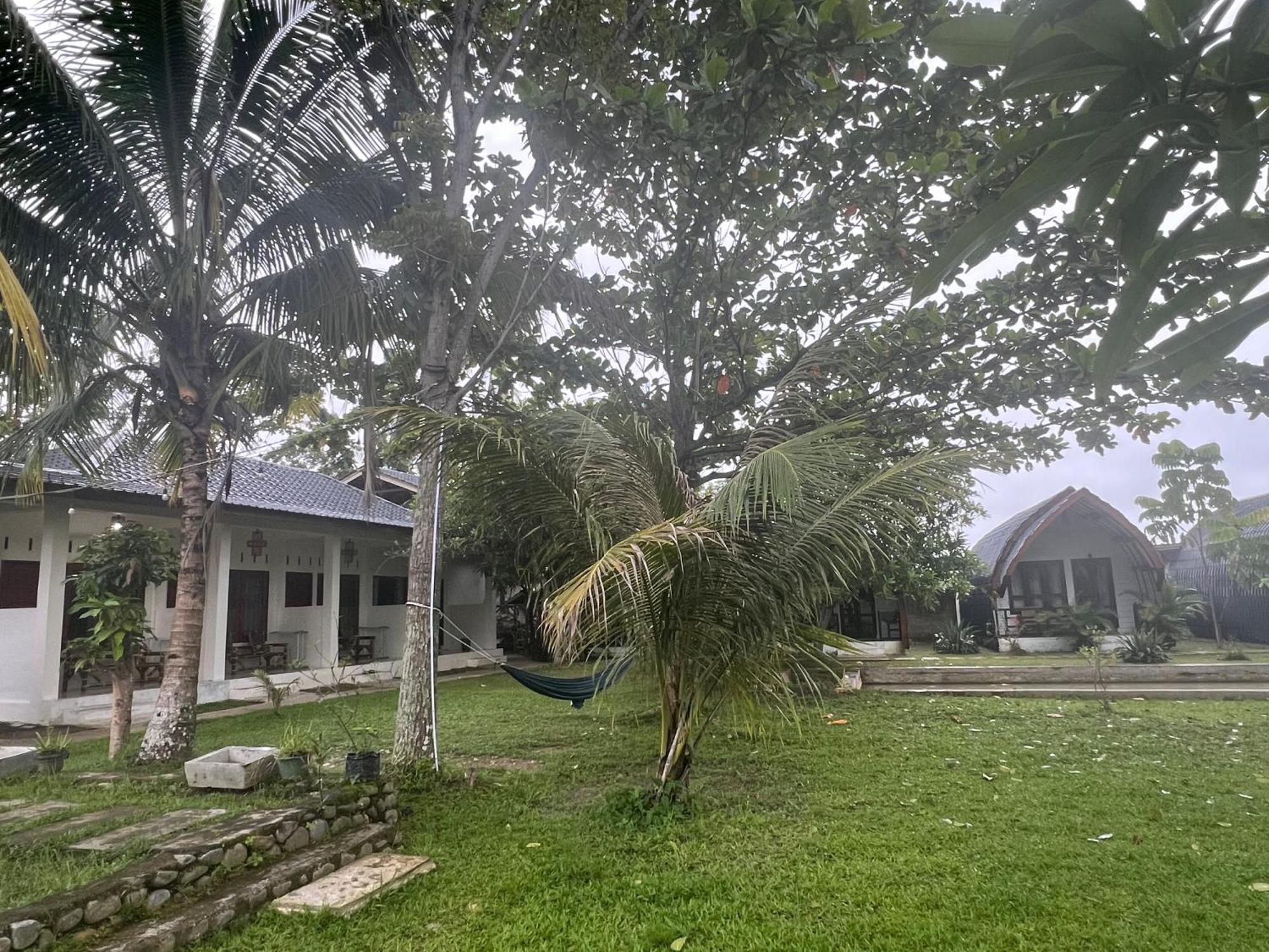 Gino's Place - Bungalows&Restaurant Bukit Lawang Exterior foto