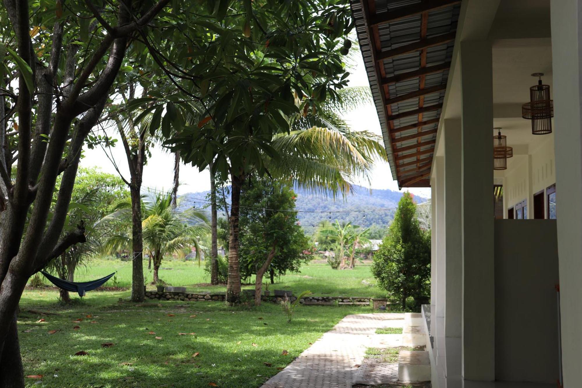 Gino's Place - Bungalows&Restaurant Bukit Lawang Exterior foto